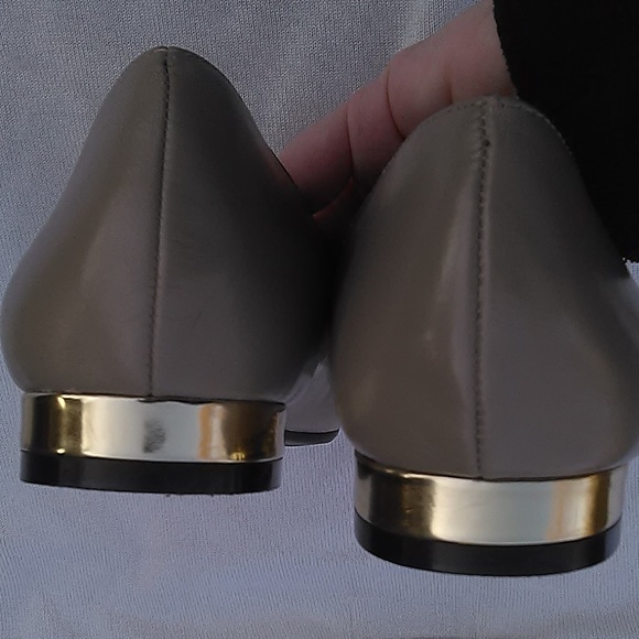 Aerosoles Taupe Ballet Flats Gold Accent NWOB - Picture 3 of 8